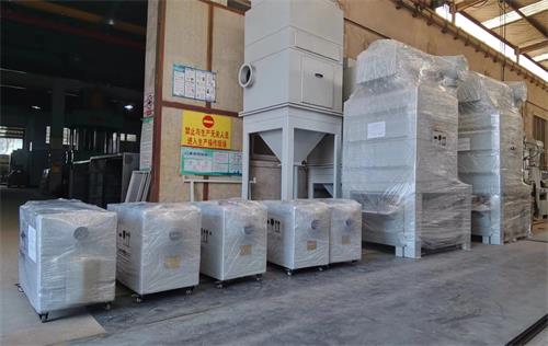 一批除尘器打包发货—张家港59博论坛网工业吸尘器_59博论坛网