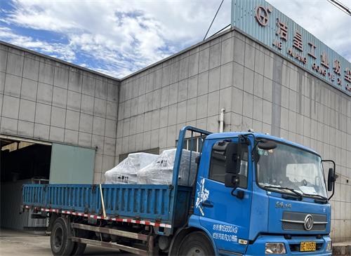 防爆型工业吸尘器打包发货—张家港59博论坛网工业吸尘器_59博论坛网
