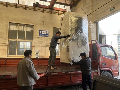 一批除尘装备打包发货—59博论坛网工业吸尘器_59博论坛网