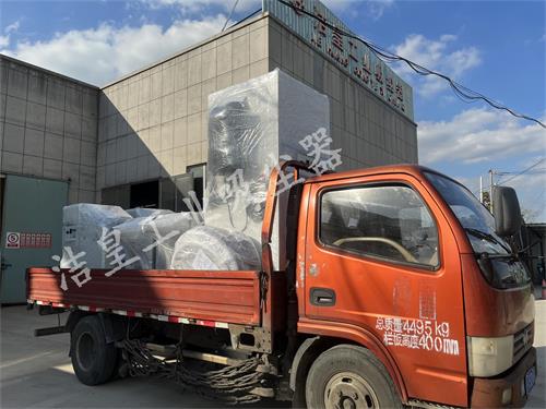 一批除尘装备打包发货—59博论坛网工业吸尘器_59博论坛网