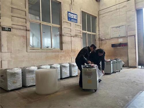 一批除尘装备打包发货—59博论坛网工业吸尘器_59博论坛网