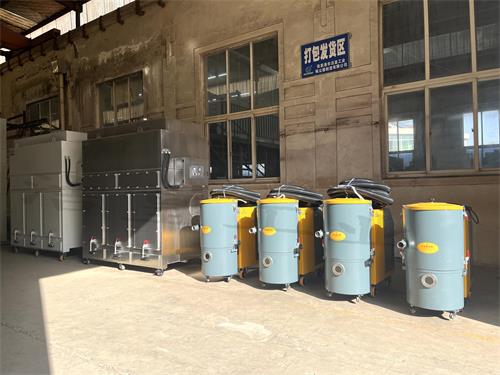 脉冲滤筒除尘器和工业吸尘器打包发往浙江、吉林——59博论坛网工业_59博论坛网