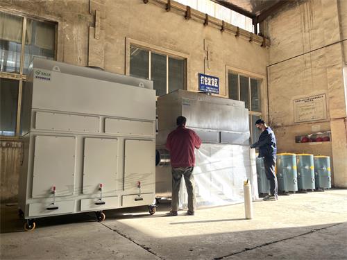 脉冲滤筒除尘器和工业吸尘器打包发往浙江、吉林——59博论坛网工业_59博论坛网