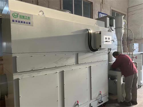 脉冲滤筒除尘器、文丘里湿式除尘器、打磨除尘事情台、砂轮机除尘器准备打包发货_59博论坛网