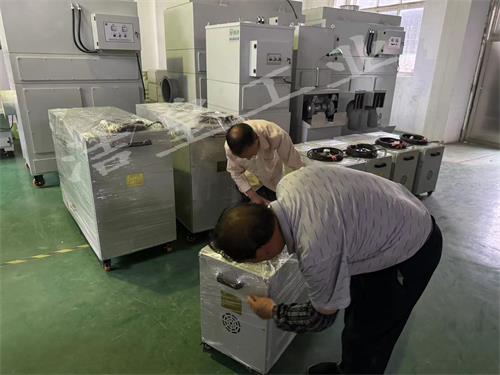 7台便携式除尘器打包发货_59博论坛网