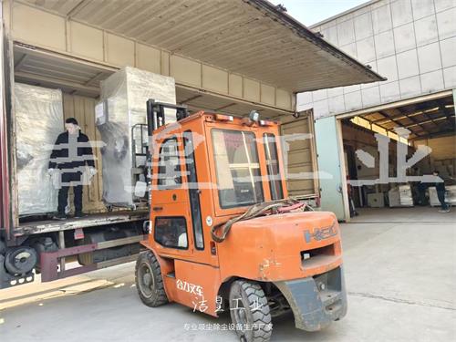 脉冲滤筒除尘器、便携式除尘器打包发货——59博论坛网工业_59博论坛网